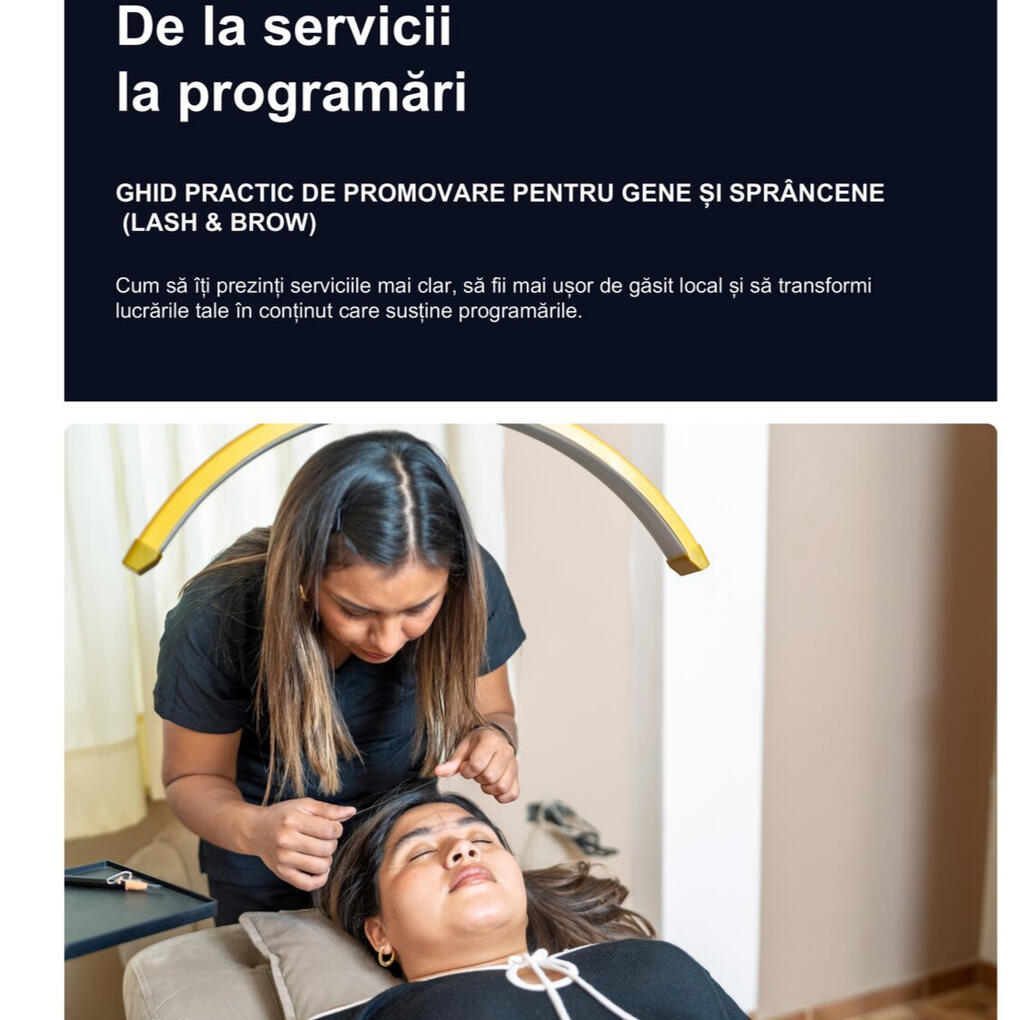 Coperta ghidului De la servicii la programări — Gene și sprâncene (Lash & Brow) Copertă pentru ghidul practic de promovare destinat specialistelor în gene și sprâncene, cu imagine naturală din timpul unei proceduri de extensii de gene.
